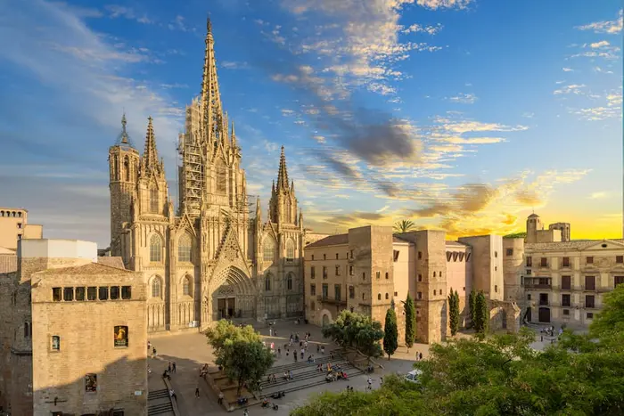 The Gothic Quarter: Landmarks, Legends, and Hidden Gems - Image 2