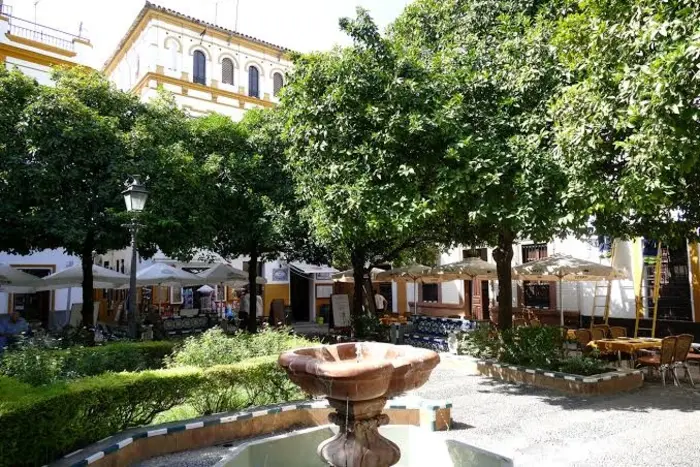 Seville's Santa Cruz District: The Hidden Gems of the Jewish Quarter - Image 2