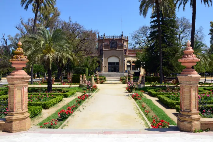 Plaza de España & María Luisa Park: Seville's Architectural Dreamland