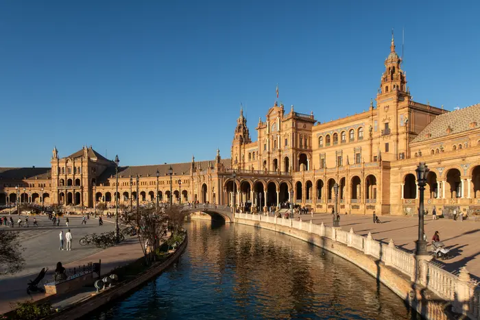 Plaza de España & María Luisa Park: Seville's Architectural Dreamland - Image 3