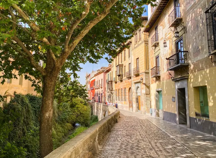 The Albaicín Quarter: Legends and Secrets of Moorish Granada - Image 3
