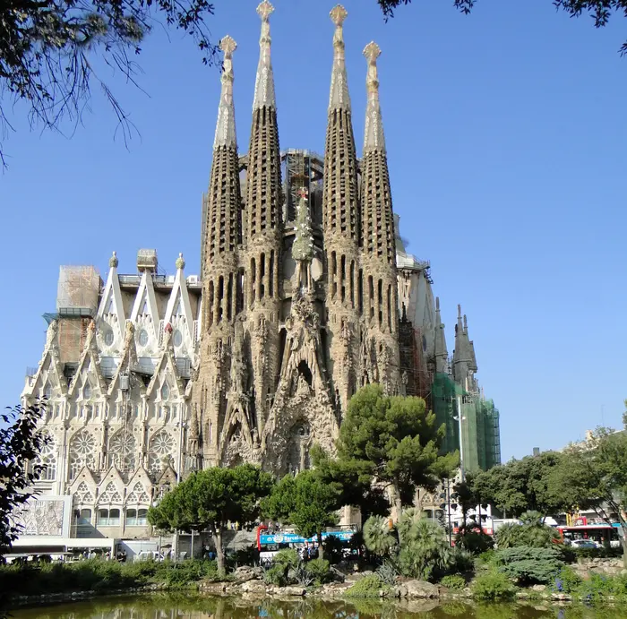 The Smart Traveler’s Guide to the Sagrada Família: What to Know Before You Buy a Ticket