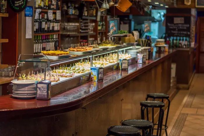 Mercado de San Miguel: A Primer on Madrid's Iconic Tapas Culture - Image 2