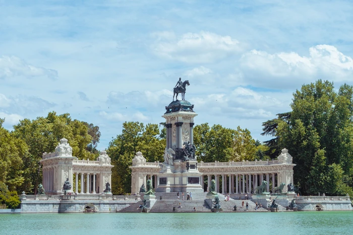 El Retiro Park: A Walk in the Oasis and Hidden Follies of Madrid